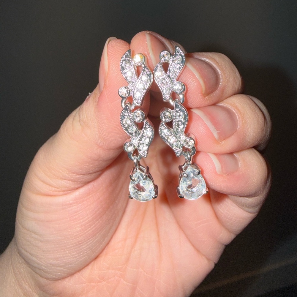 Elegant Silver Crystal Drop Earrings